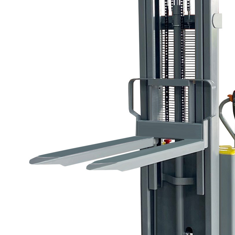 4 - Самоходный электроштабелер PROLIFT SDR 1530-S